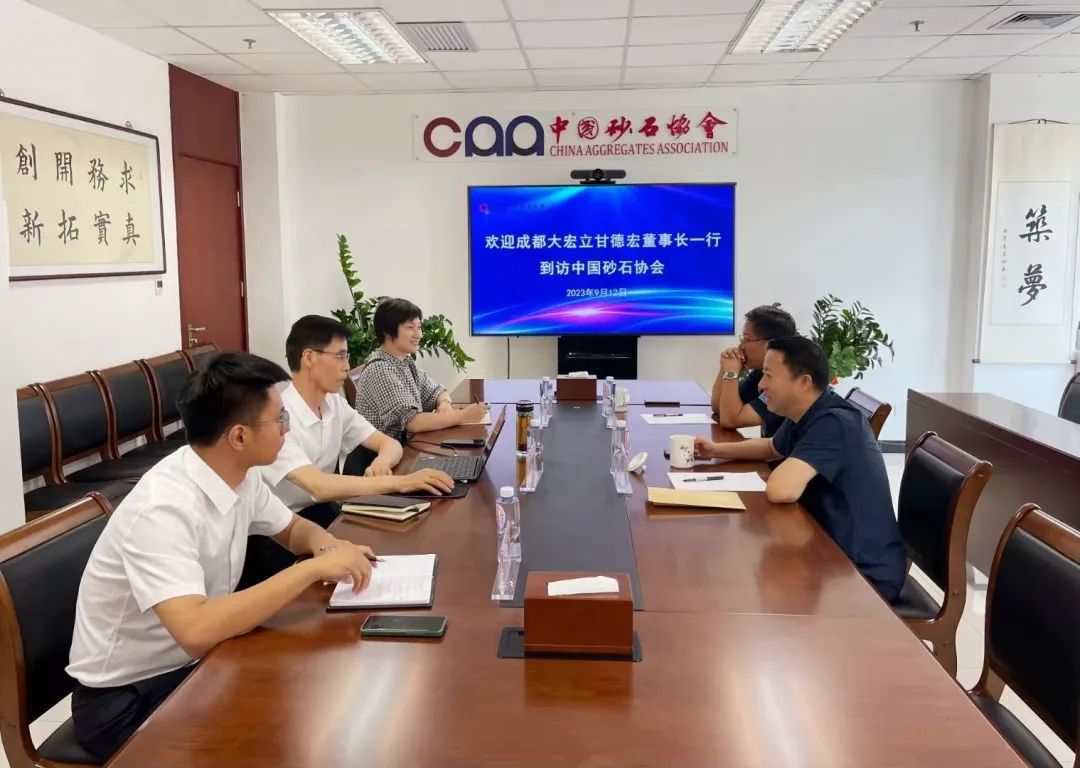 e778f681815834f55797e5750e4f0ed.jpg 640.jpg