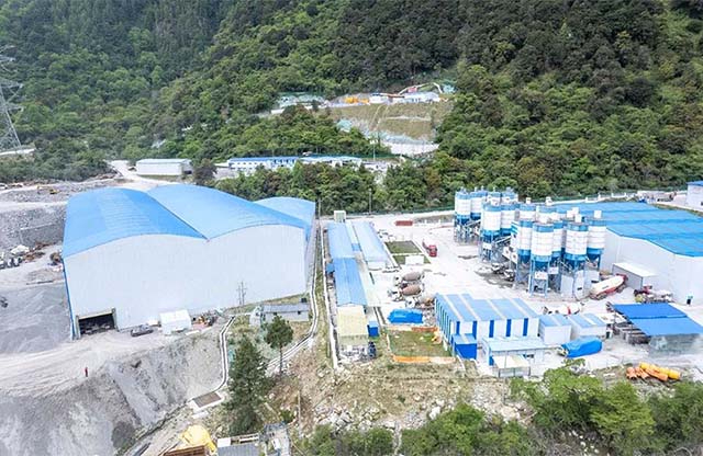 闪电123联盟体彩网首页携手中铁五局打造精品砂石骨料项目助力高原铁路建设